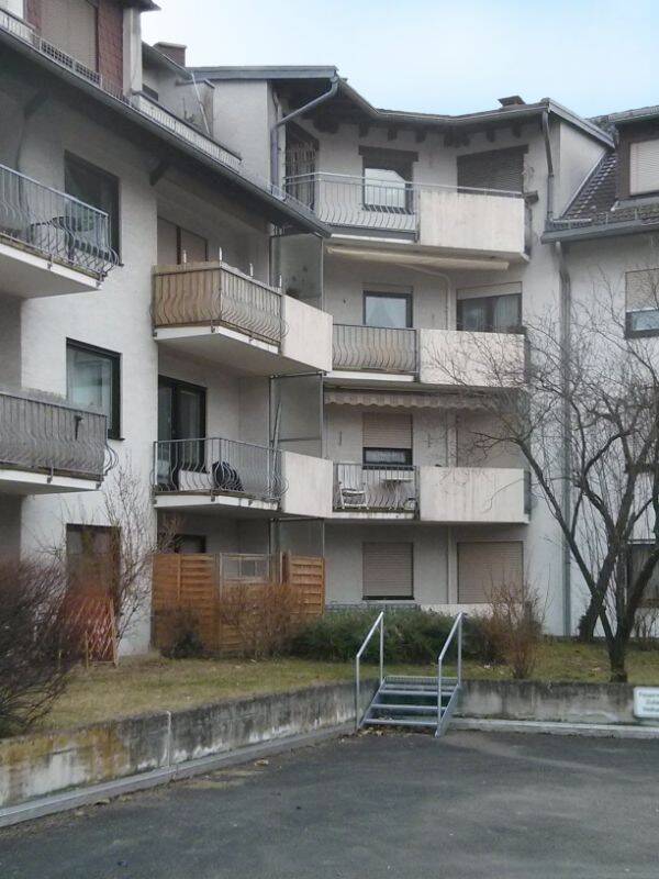 Thumbnail-Großzügige 2-ZKB-Wohnung ohne Balkon im Untergeschoss
