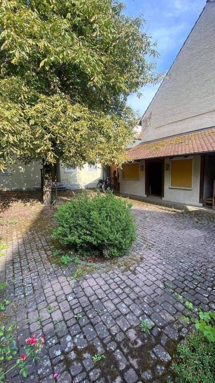 Thumbnail-Denkmalgeschützes Gasthaus mit Biergarten
