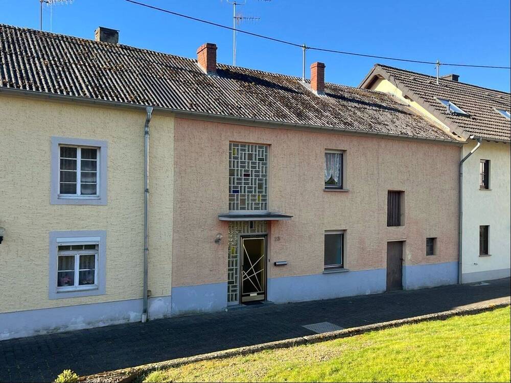 Thumbnail-Ein- Zweifamilienhaus mit Potential in schöner Lage