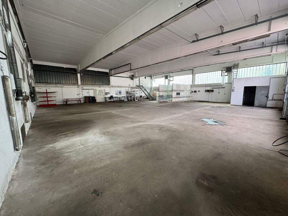 Thumbnail-Lager- und Werkzeughalle Büroflächen mit 650 m², Parkplätze und Keller in sehr guter Lage und Anbindung zur Autobahn in Altenstadt WN zu vermieten