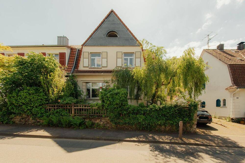 Thumbnail-Grüne Stadtoase von 1912: Repräsentativer Altbau mit zwei Einheiten & enormem Potenzial
