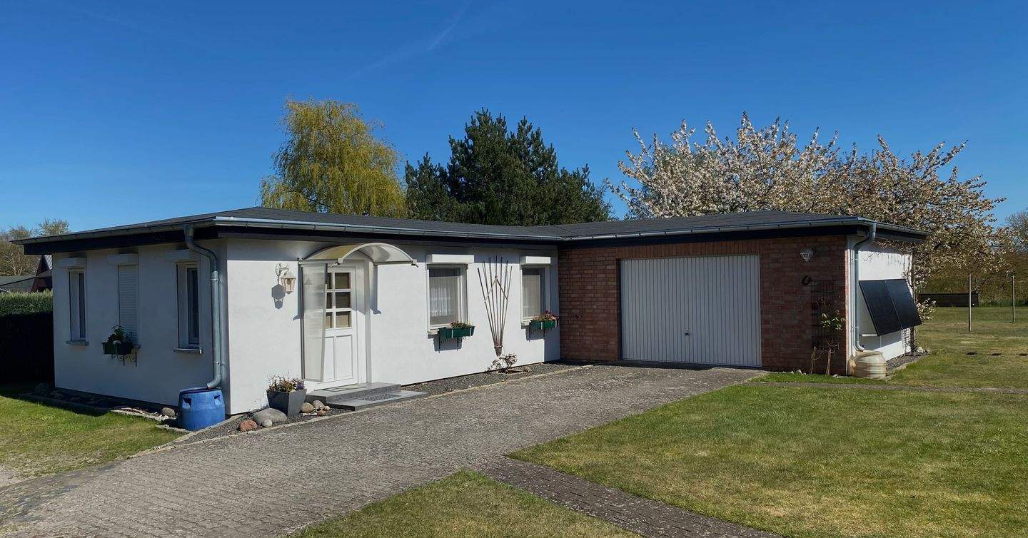 Thumbnail-Winkelbungalow mit Garage im Ostseebad Karlshagen