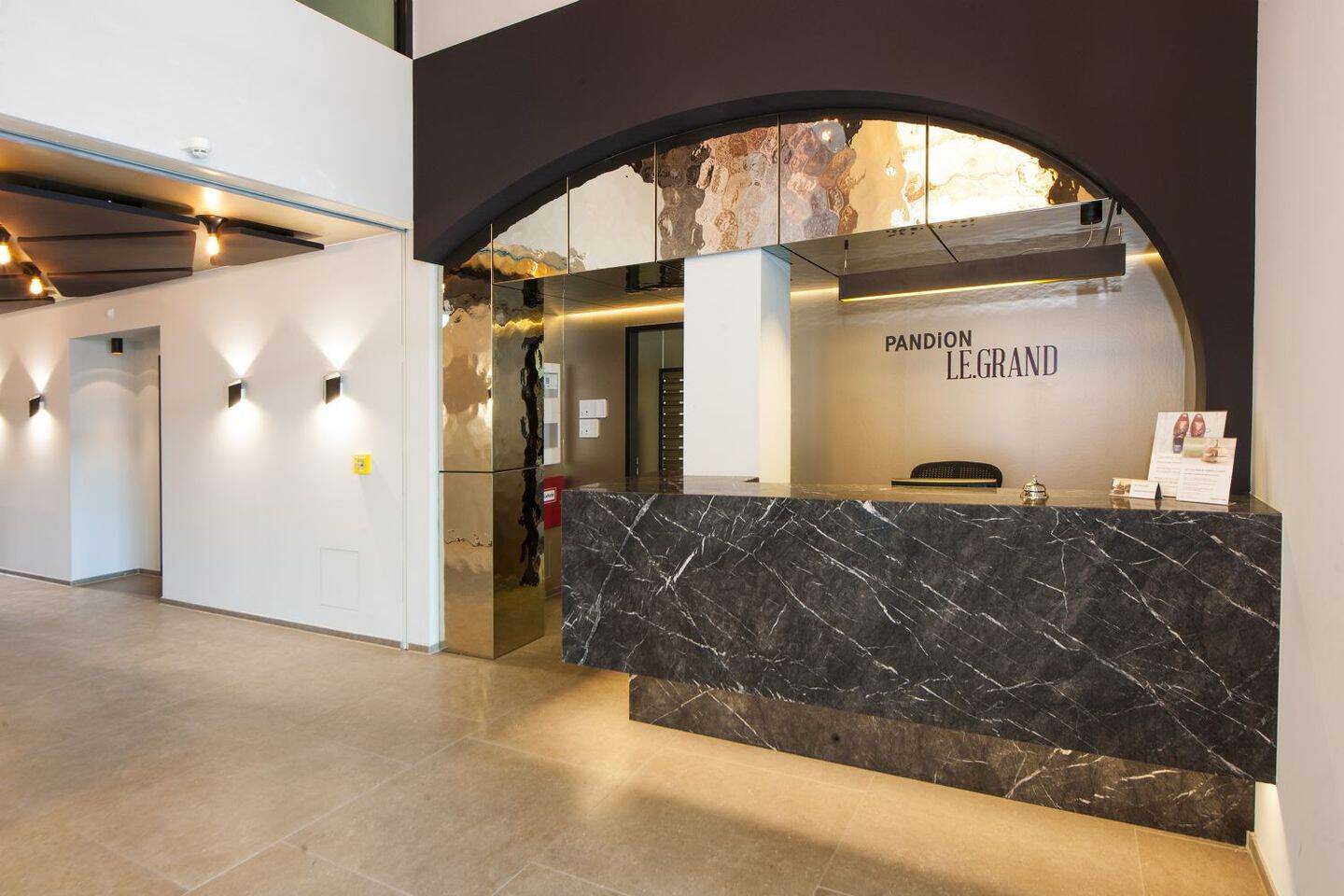 Thumbnail-Pandion Le Grand: Traumhaft möbliert wohnen mit Concierge, Stellplatz, Gym, Sauna und Weitblick