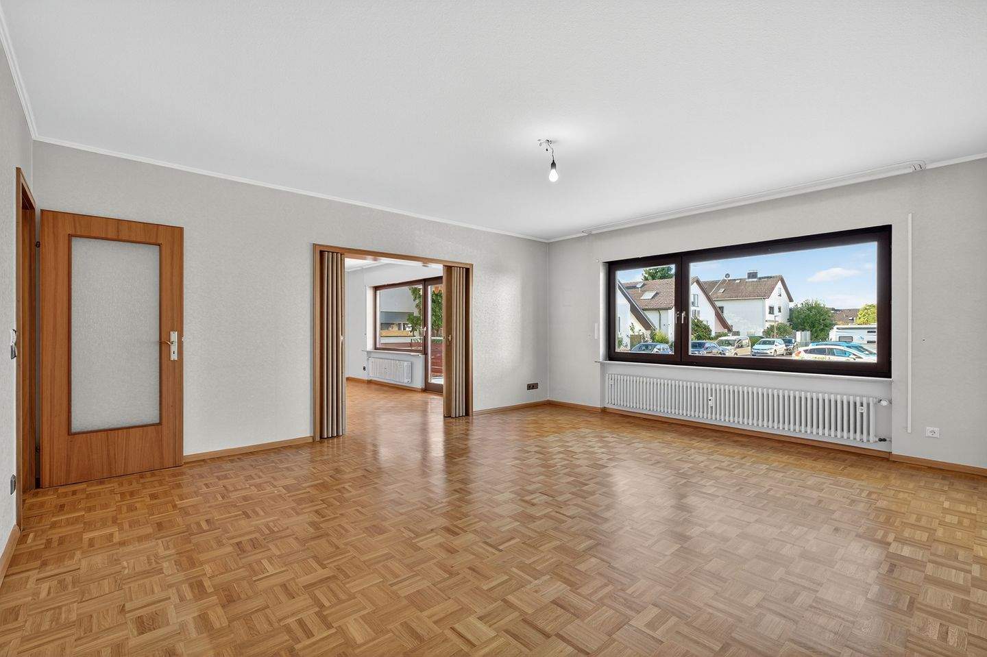 Thumbnail-Bezugsfrei! Wohnung mit Südbalkon, Hobbyraum und zusätzlichem Bad im Souterrain