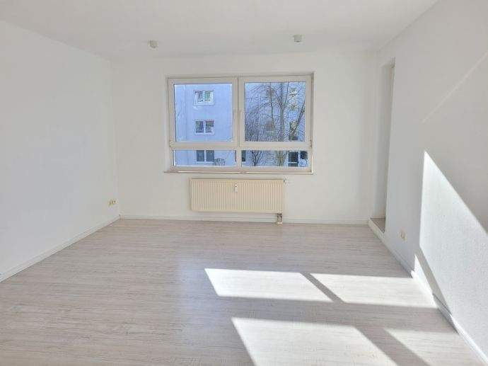 Thumbnail-Helle sonnige 2 Zi-Wohnung mit Einbauküche + Balkon + Tiefgaragenstellplatz in Bernau