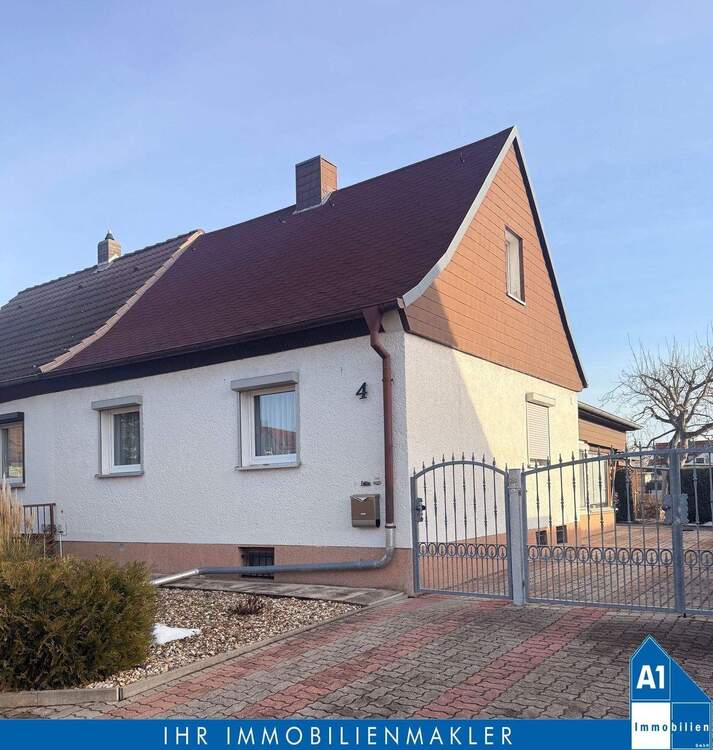 Thumbnail-Halle Rosengarten: Gemütliche Doppelhaushälfte mit EBK, Garage und großzügigem Grundstück