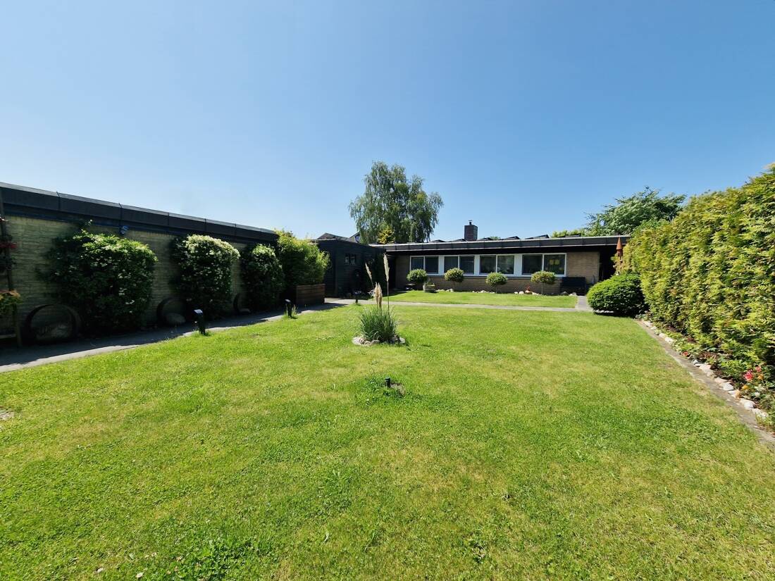 Thumbnail-Architektenbungalow mit Stil, Technik und Platz - Energieeffizient modernisiert