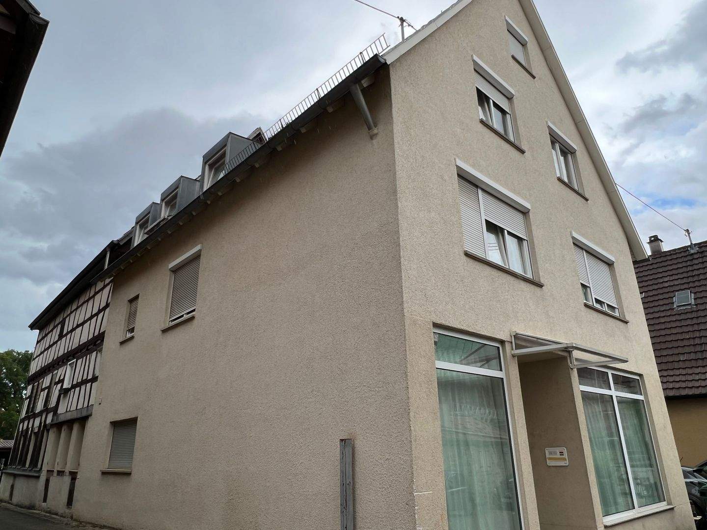 Thumbnail-Mehrfamilienhaus mit Scheune und weiteren Ausbaumöglichkeiten