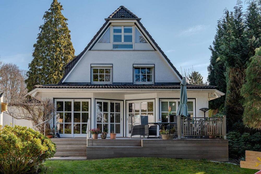 Thumbnail-Ein Familienhaus mit großem Garten