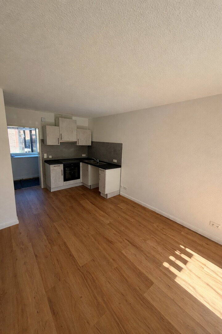 Thumbnail-2 Zimmer Erdgeschosswohnung mit Terrasse - fußläufig zum Bahnhof Erstbezug nach Renovierung