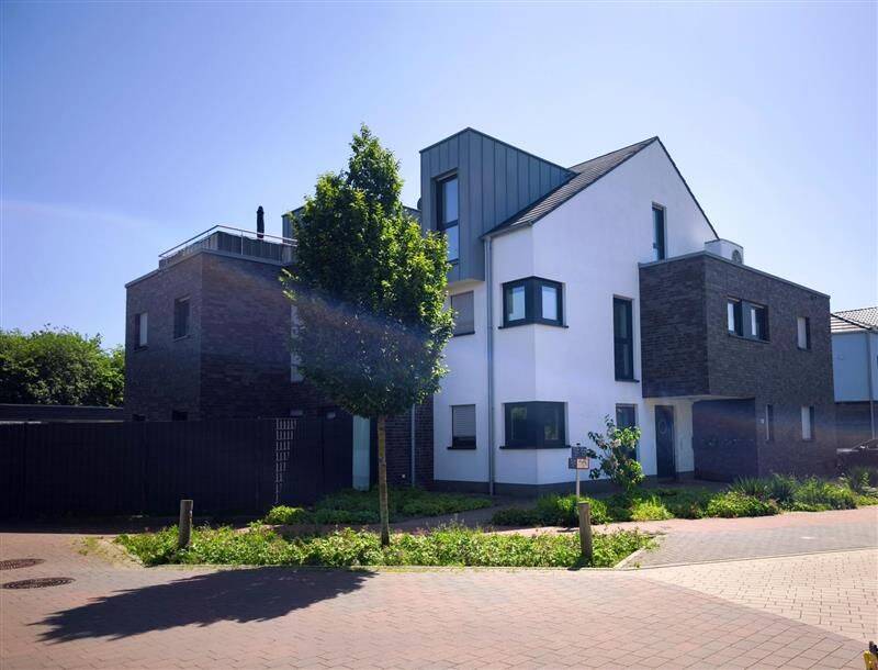 Thumbnail-KfW40 PLUS Exklusives Werte Investment: Neuwertiges 5 Familienhaus in Toplage von Lingen-Laxten, 390m² Wfl. , Wärmepumpe, PV