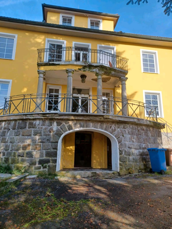 Thumbnail-Großes Wohnjuwel mit Traumgrundstück in Freyung