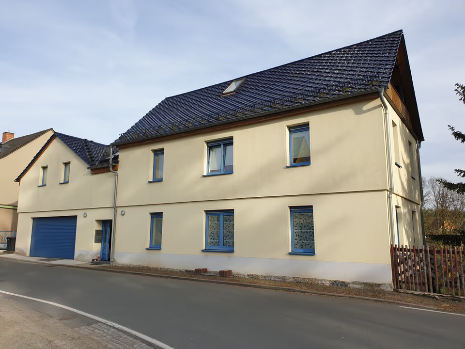 Thumbnail-Charmantes Zweifamilienhaus in bester Lage - Vielseitigkeit und Komfort in Saalburg-Ebersdorf