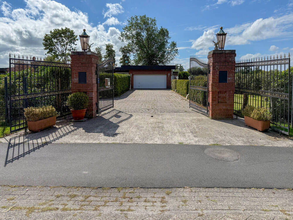 Thumbnail-Exklusiver Bungalow auf traumhaftem Grundstück mit großem Potential