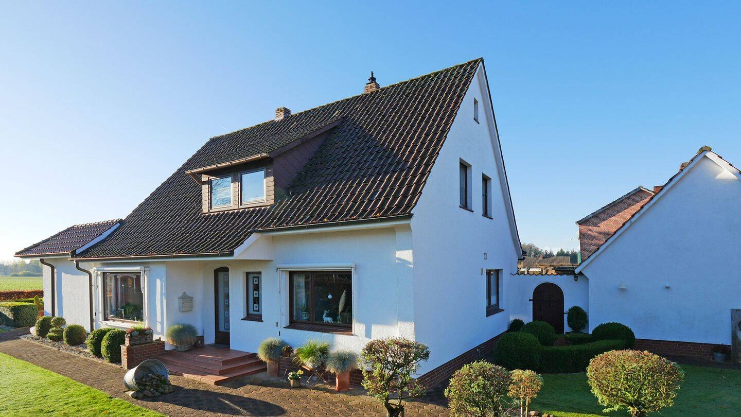 Thumbnail-Viel Platz! Toller Ausblick! Sehr gepflegtes Einfamilienhaus mit Doppelgarage