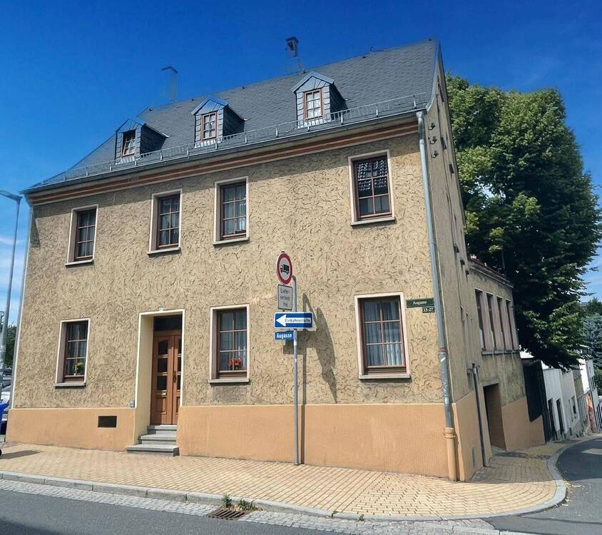 Thumbnail-Freistehendes Einfamilienhaus mit Werkstatt, Garage & Terrasse – Wohn- und Arbeits(t)raum im Zentrum von Meerane!