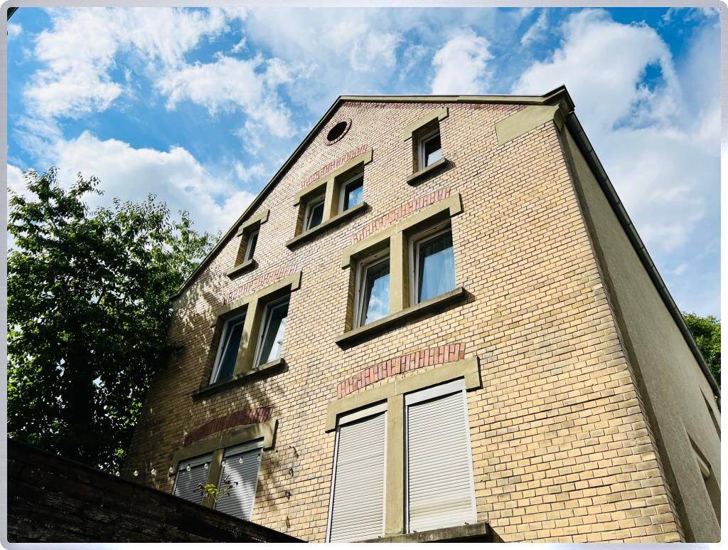 Thumbnail-Gepflegte 2 Zimmer DG Mietwohnung in Stuttgart- West