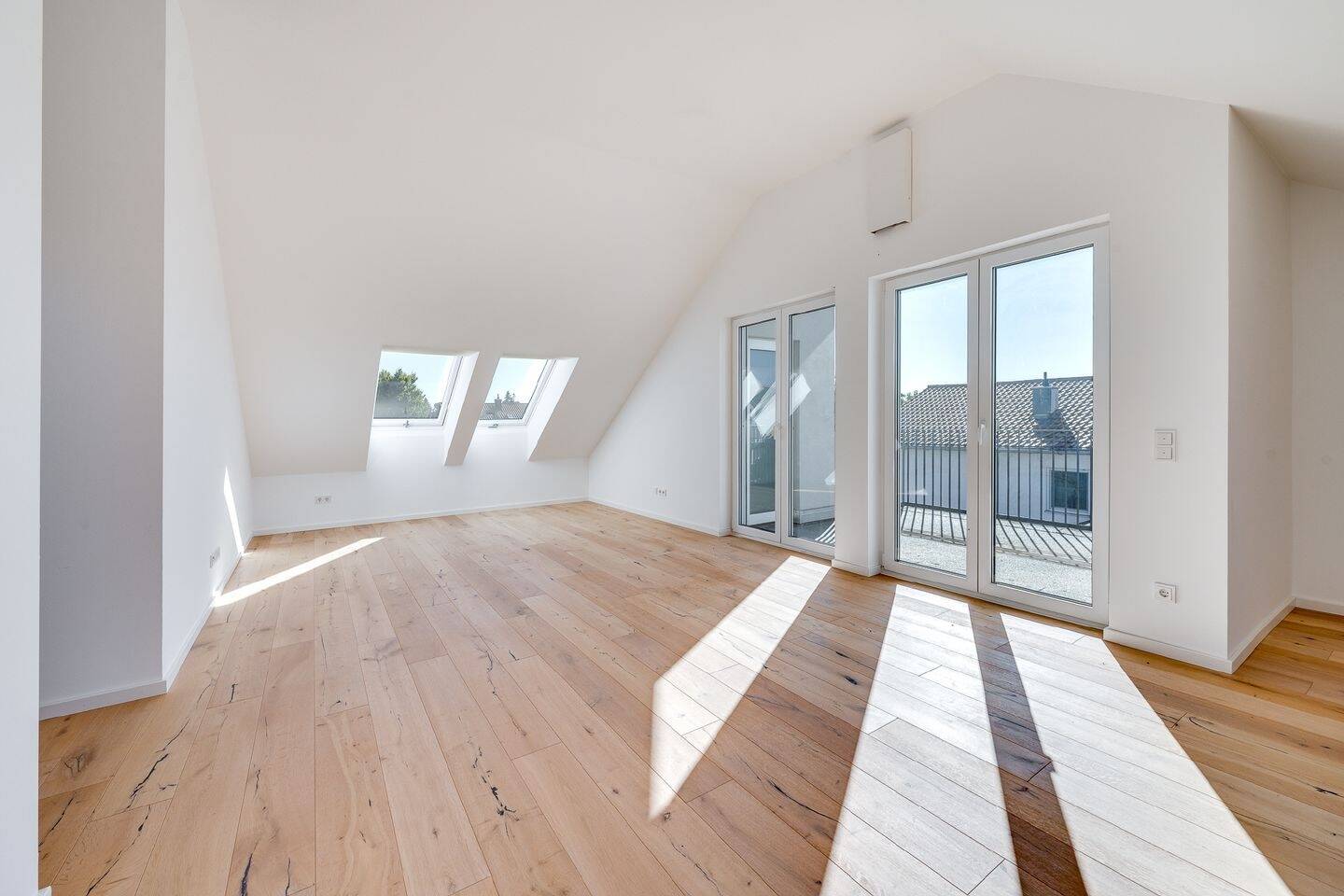 Thumbnail-AIGNER - Erstbezug: Moderne, lichtdurchflutete Dachgeschosswohnung in Maisach!