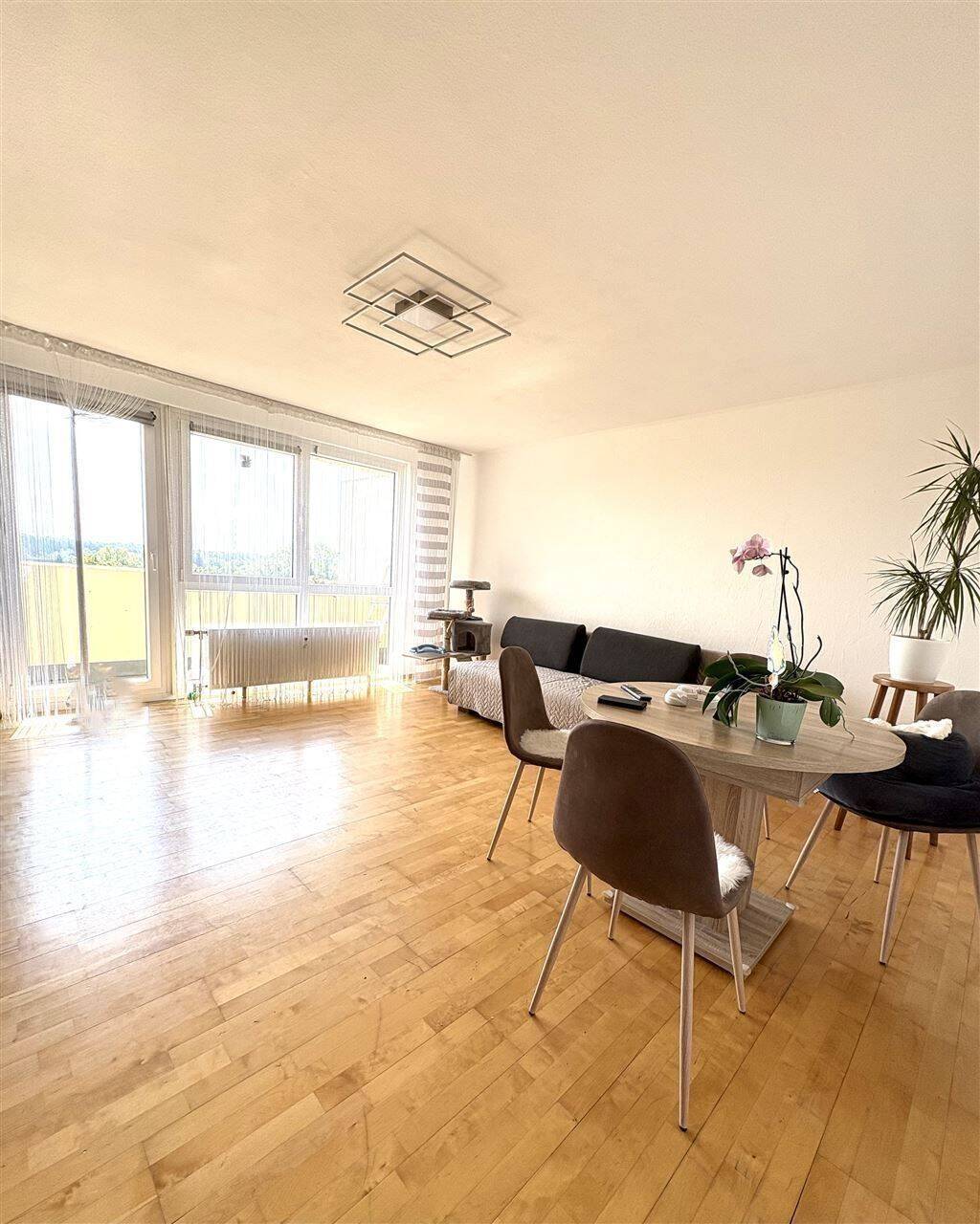 Thumbnail-Helle 3-Zimmer-Wohnung mit Balkon, EBK & TG-Garage in Bergisch Gladbach-Gronau