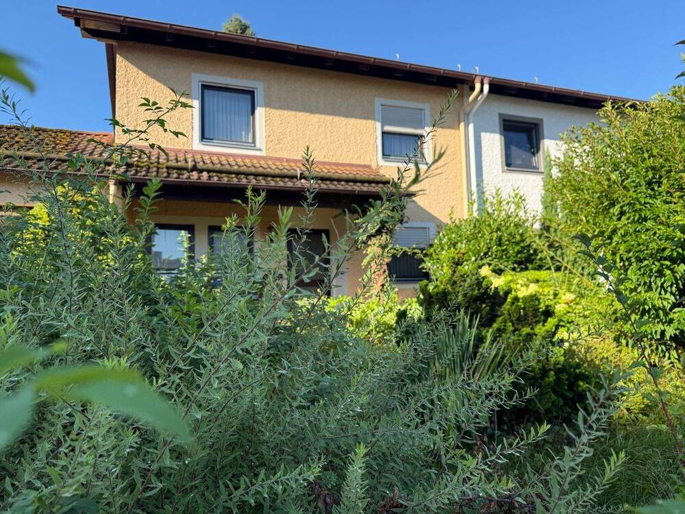 Thumbnail-Viel Platz für die Familie, großzügige Doppelhaushälfte in ruhiger Wohnlage von Laufen