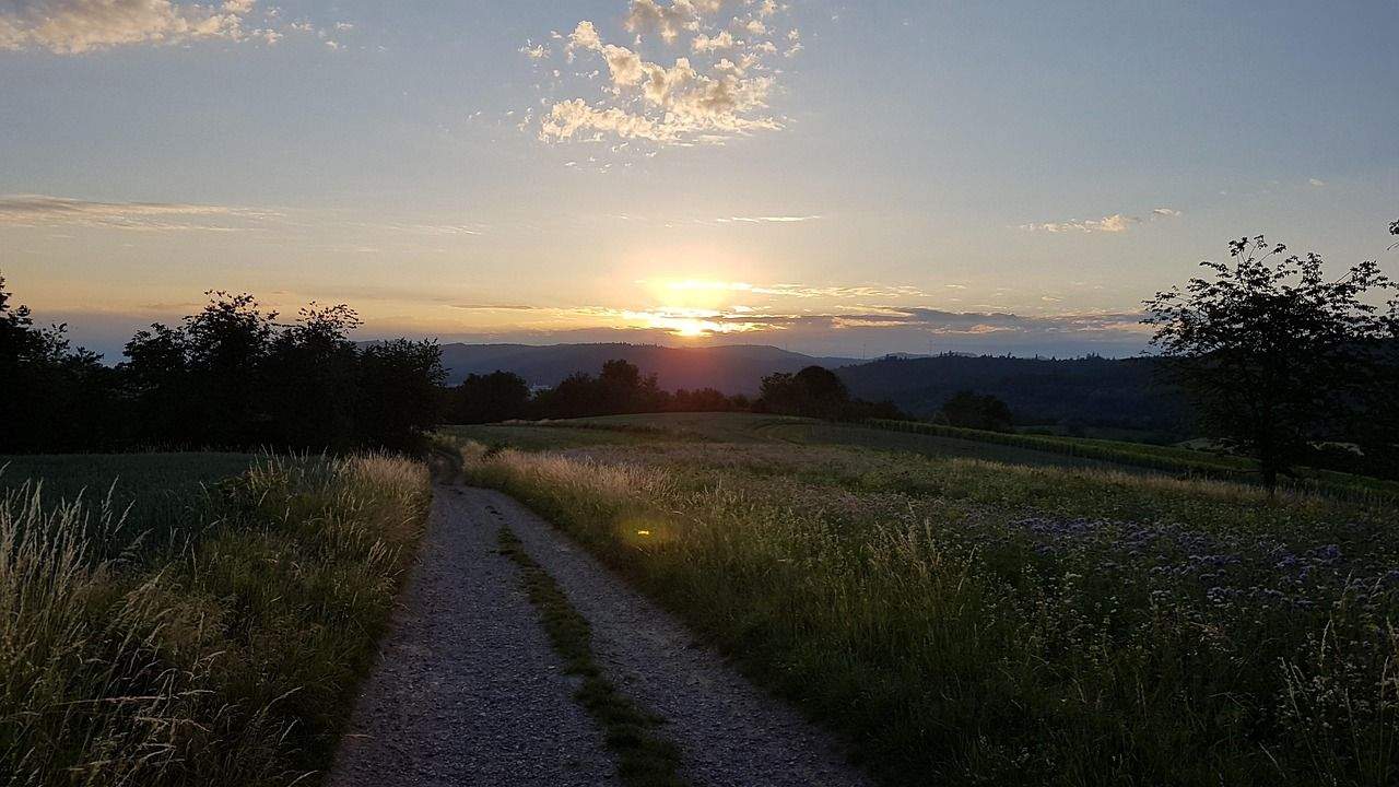 Thumbnail-Sofort einziehen oder vermieten: 2,5-Zimmerwohnung mit eigener Garage – ideal als Ferienwohnung