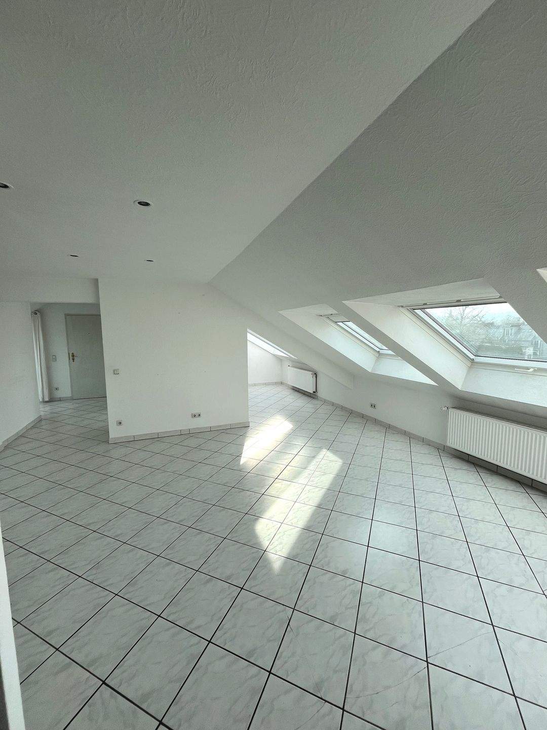 Thumbnail-2,5-ZKB Dachgeschosswohnung im Nauwieser Viertel – Rotenbergstraße, Saarbrücken