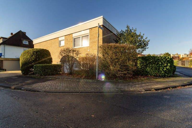 Thumbnail-Bungalow Rotdornschleife freistehend - 2 Garagen Wfl. 133,85 qm