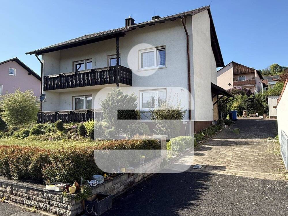 Thumbnail-Gepflegtes Zweifamilienhaus mit Garten!