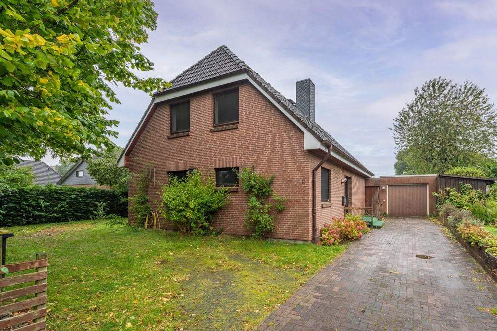 Thumbnail-Einfamilienhaus mit Einliegerwohnung auf großem Grundstück