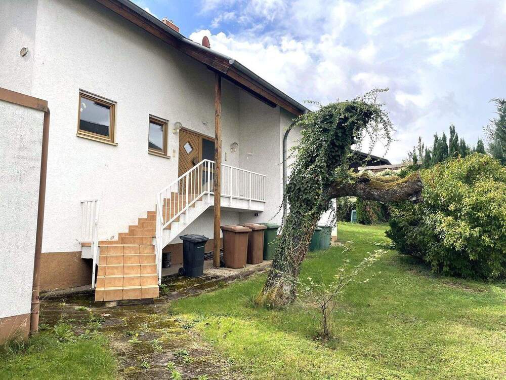 Thumbnail-Geräumiges Einfamilienhaus mit großem Garten