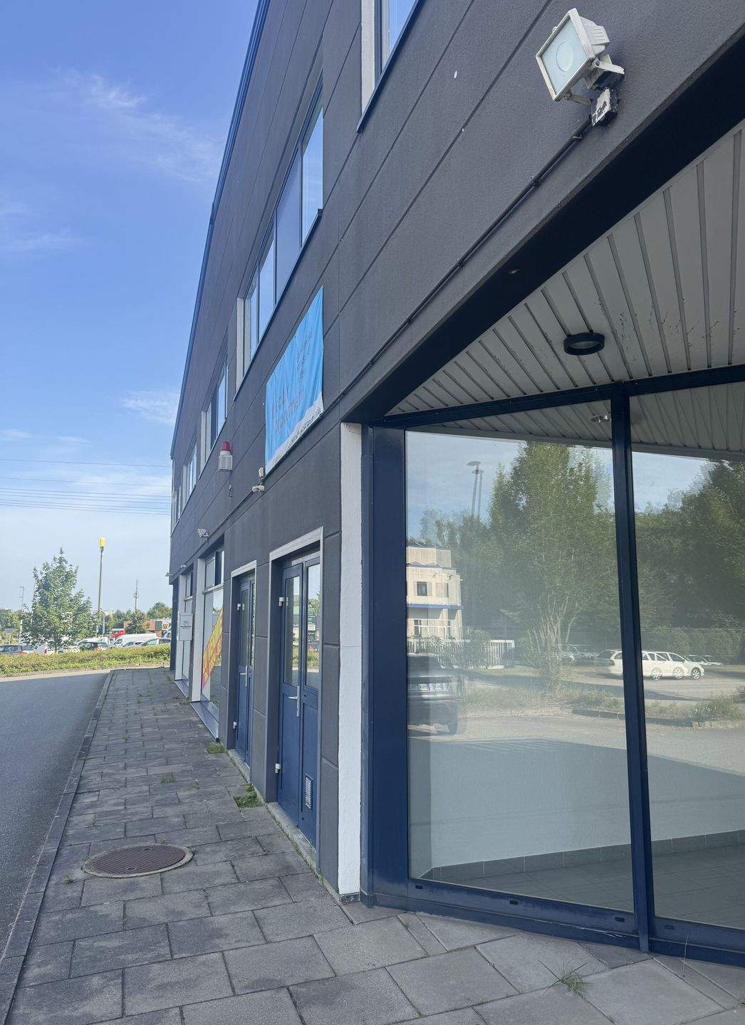 Thumbnail-Vielfältige Nutzungsmöglichkeiten - Gewerbefläche zur optimalen Miete !