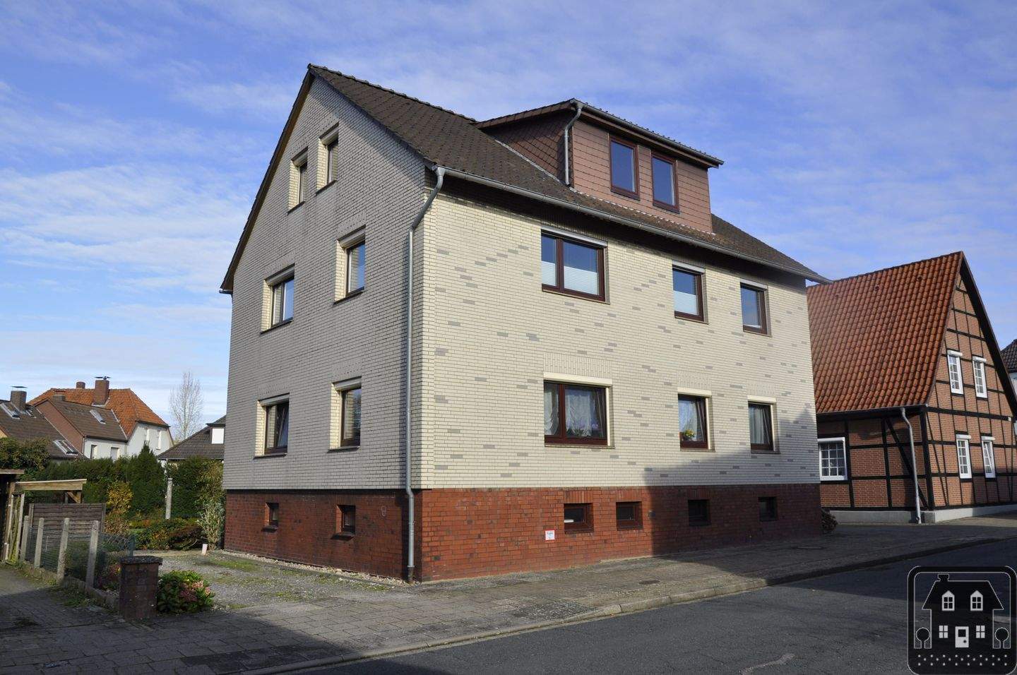 Thumbnail-GEPFLEGTES MEHRFAMILIENHAUS MIT 3 WOHNEINHEITEN