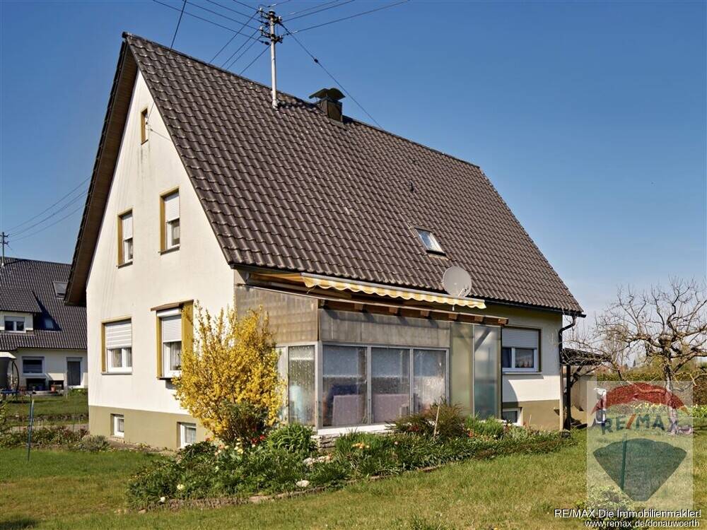 Thumbnail-Gepflegtes Familienhaus mit viel Potenzial und schönem Garten