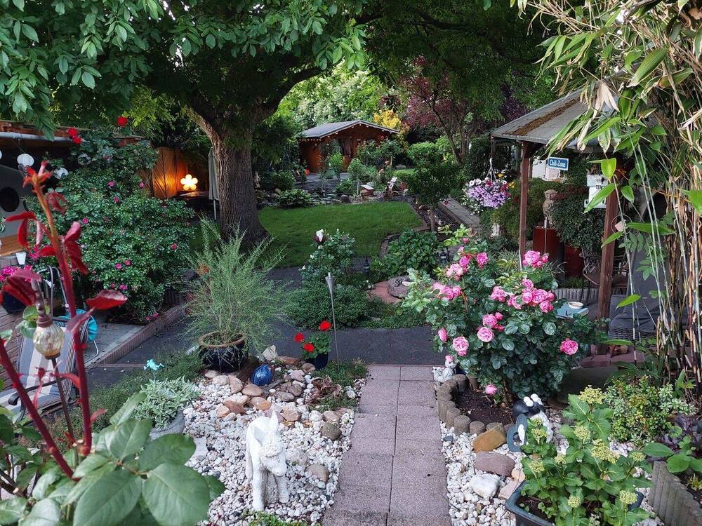 Thumbnail-Bachem, attraktive Lage, Einfamilienhaus mit großem Garten, 4 Zimmer, EBK, Terrasse, Garage, Keller