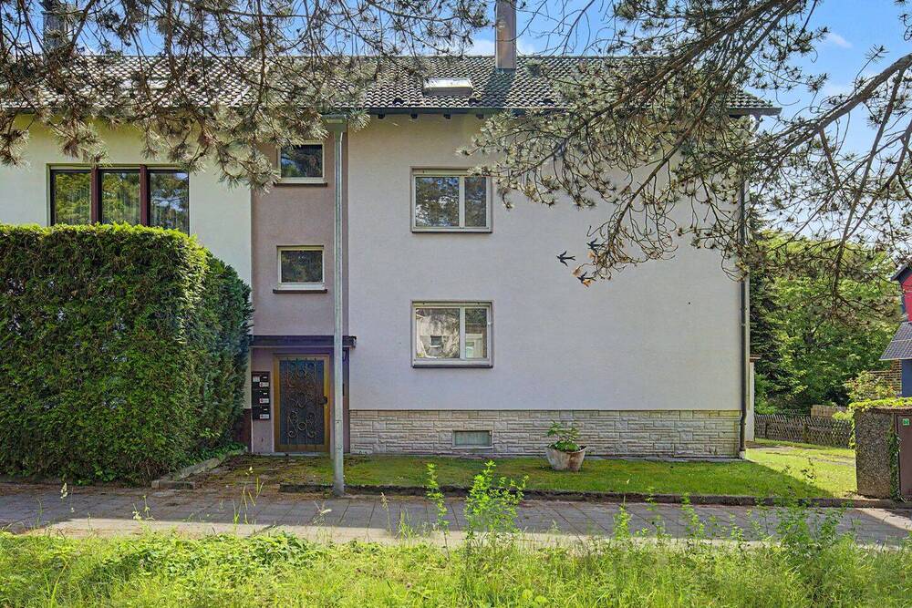 Thumbnail-Mehrfamilienhaus mit Ausbaupotenzial im Dachgeschoss in der Nordweststadt