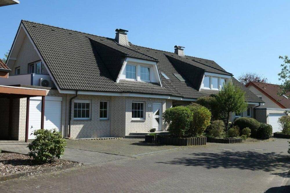 Thumbnail-DHH - Ein Zweifamilienhaus, Vollkeller m. großer Garten-und Garagenfläche