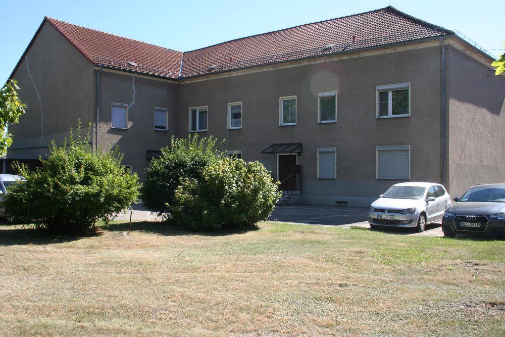 Thumbnail-*Dörschnitz - schöne 3- RWhg., Garage, Stellplatz*