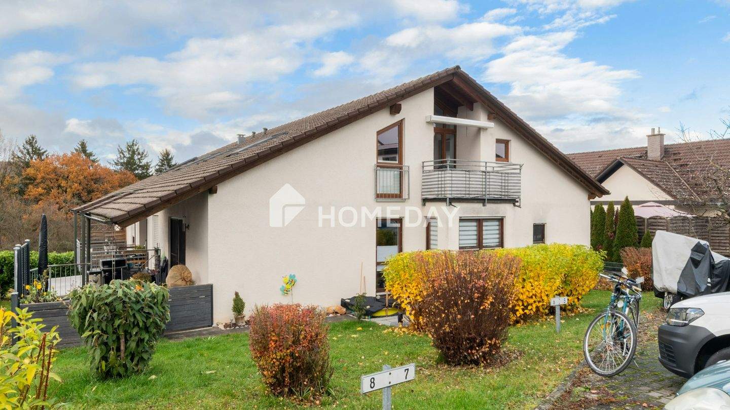 Thumbnail-Moderne Dachgeschosswohnung mit Balkon, Einbauküche und Stellplatz