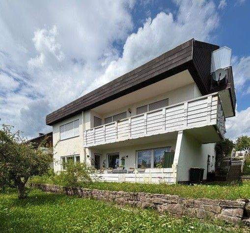 Thumbnail-BW 2726: 3,5 Zi.- Eigentumswohnung und 2-Zi.-Einliegerwohnung unter einem Dach in Unterkirnach