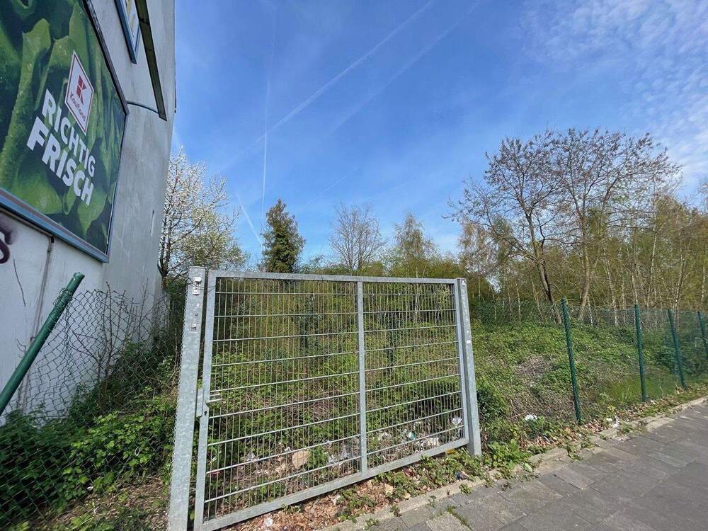 Thumbnail-Baugrundstück mit Baugenehmigung für ein MFH mit 5 Wohneinheiten (328 m² WF), Keller, Gewerbeeinheit und Garage in MG-Rheydt