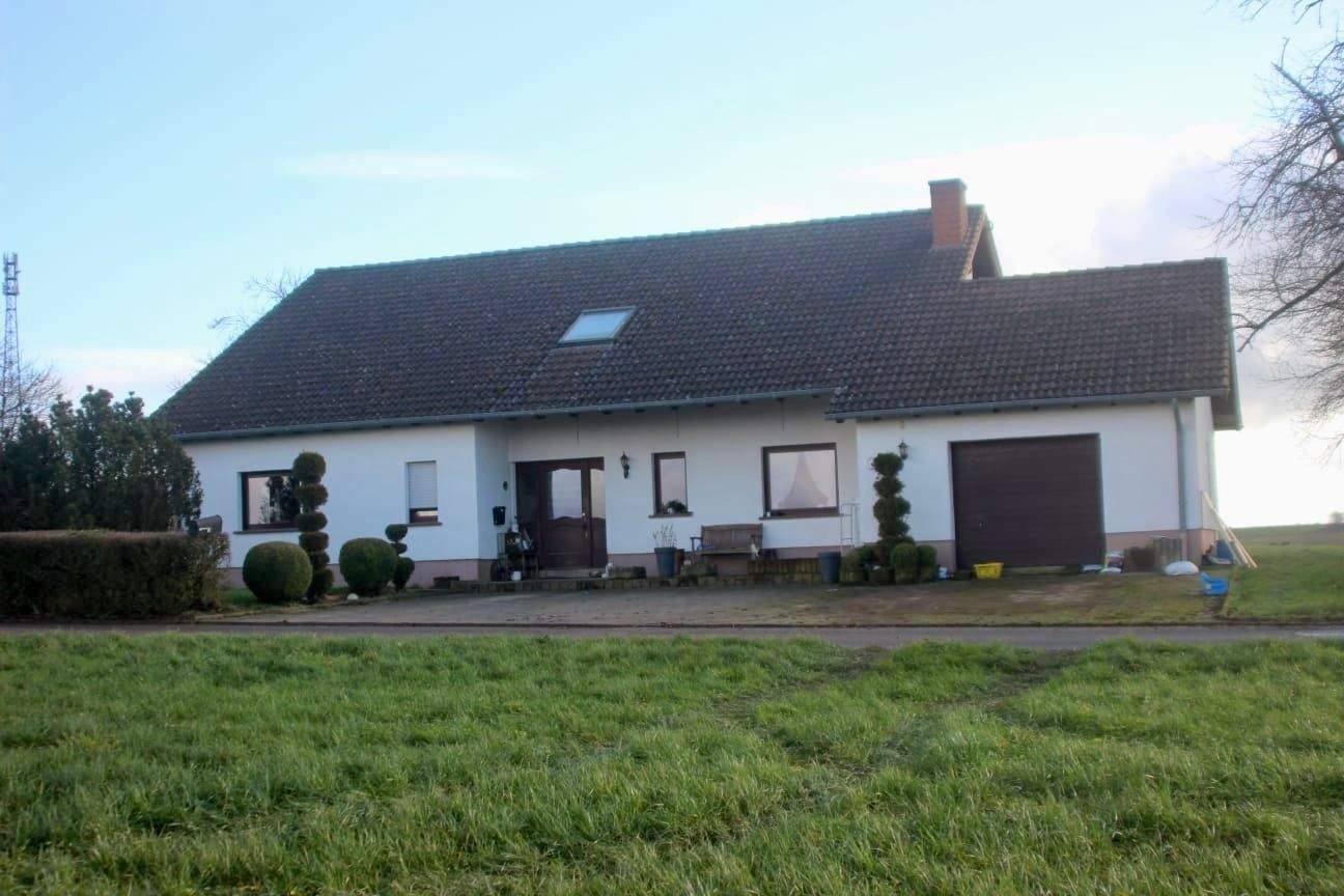 Thumbnail-Einfamilienhaus mit Potenzial – Gestalten Sie Ihr neues Zuhause!