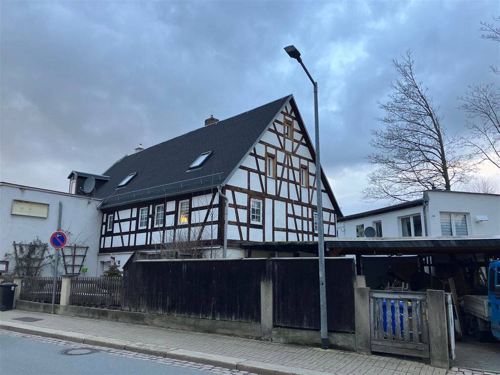 Thumbnail-Vermietetes Einfamilienhaus in städtischer Lage!