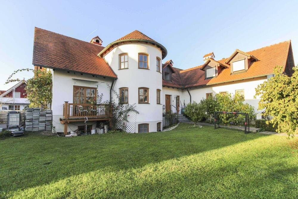 Thumbnail-Exklusiv & ruhig: Hochwertige 8-Zi-Doppelhaushälfte mit bester Verkehrsanbindung