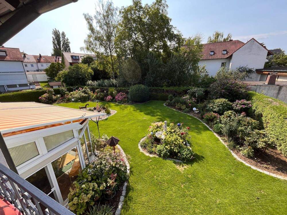 Thumbnail-4,5-Zi.Whg. mit 30qm idyllischem Dachgarten im Rgbger Süden