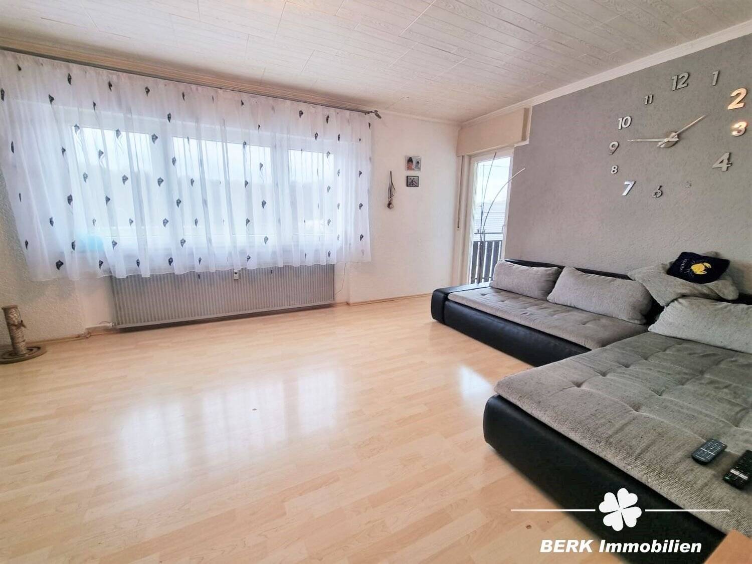 Thumbnail-BERK Immobilien - gut geschnittene 3-Zi-ETW im 2.OG mit Balkon