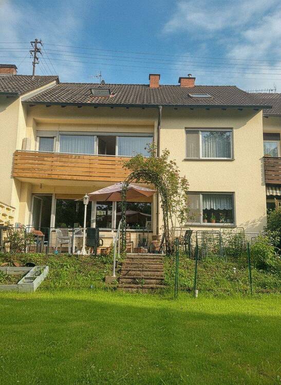 Thumbnail-2-3 Familienhaus in Saarbrücken-Klarenthal - Ruhiges Wohnen auf großzügigem Grundstück