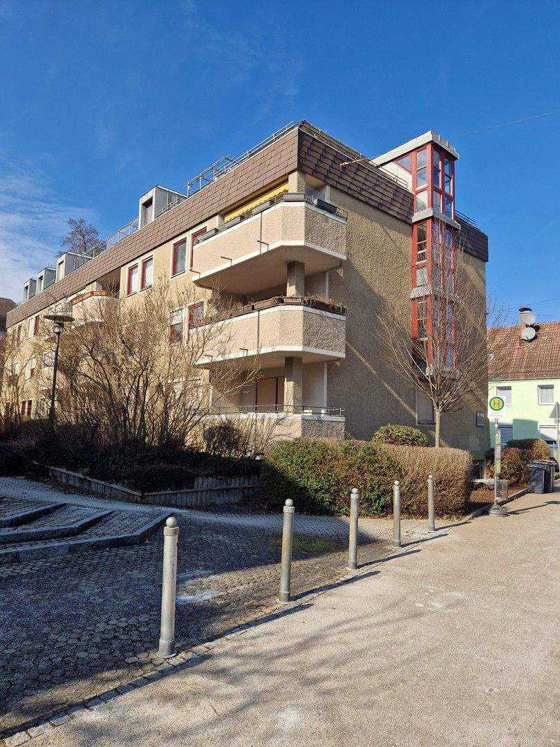 Thumbnail-Gemütliche 3-Zimmer-Wohnung in Pfersee inkl. 2 Tiefgaragenstellplätzen