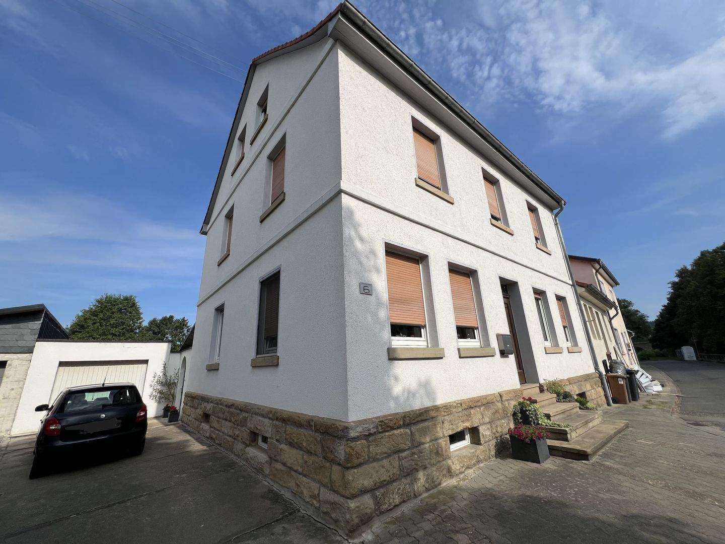 Thumbnail-TOP-GELEGENHEIT! Großes Einfamilienhaus mit schönem Garten und Terrasse in Staudernheim zu verkaufen