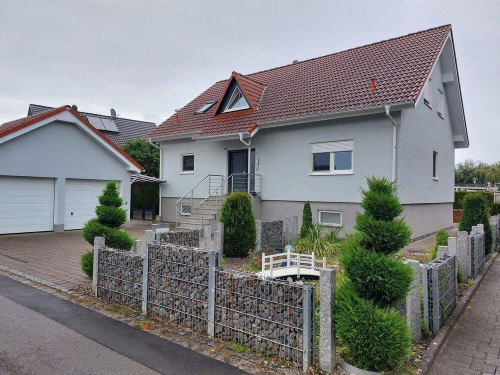 Thumbnail-Zweifamilienhaus mit Doppelgarage in Mühlhausen-Ehingen