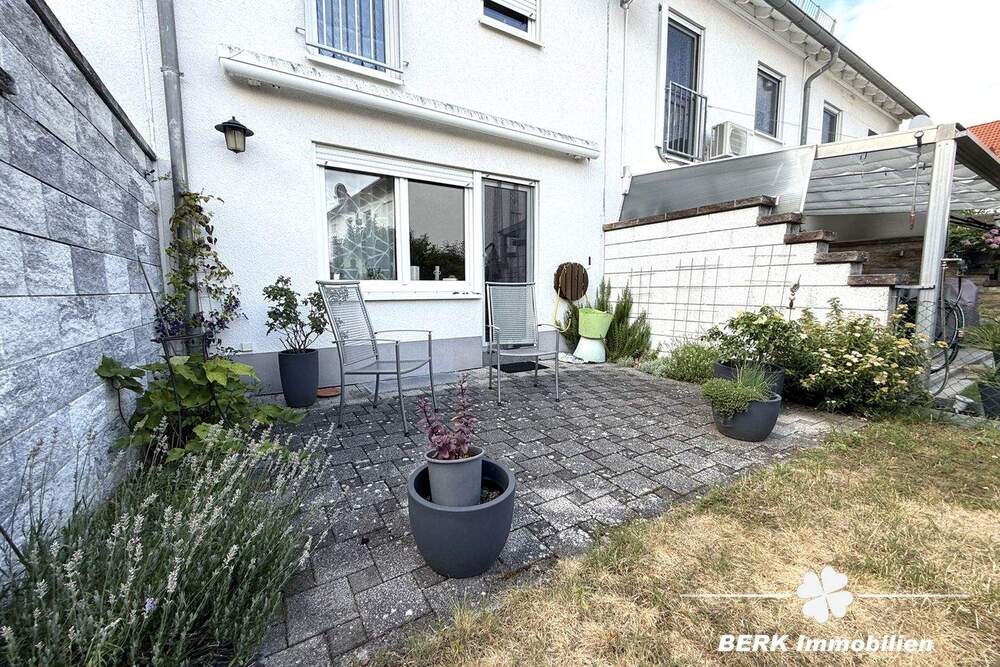 Thumbnail-BERK Immobilien - Ruhig gelegenes Reihenhaus mit Terrasse & kleinem Garten in Großostheim Ringheim